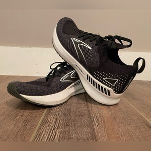 BROOKS Running Shoes Levitate GTS StealthfFit 5